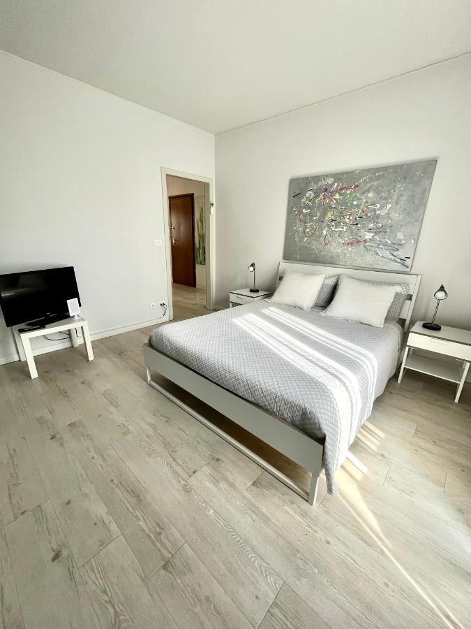 Your Familyapartment In ซีร์มิโอเน ภายนอก รูปภาพ