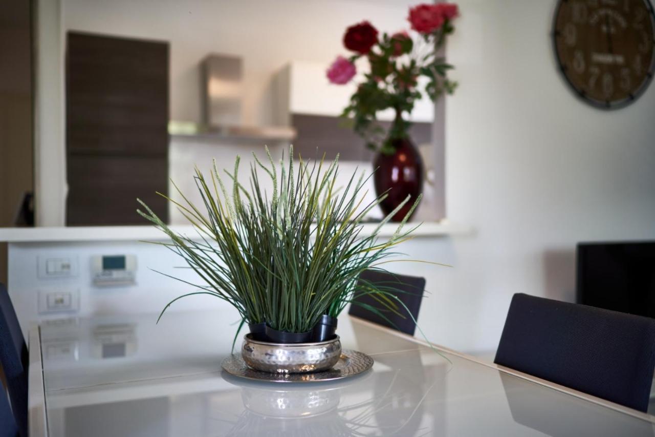 Your Familyapartment In ซีร์มิโอเน ภายนอก รูปภาพ